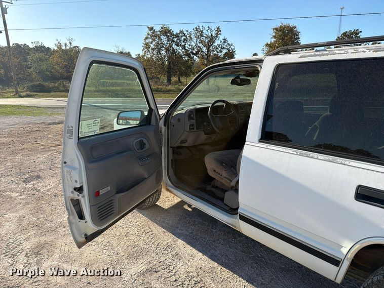 image for item FN2685 1998 Chevrolet Tahoe SUV