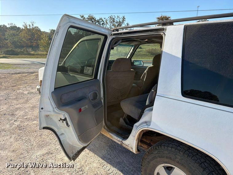 image for item FN2685 1998 Chevrolet Tahoe SUV