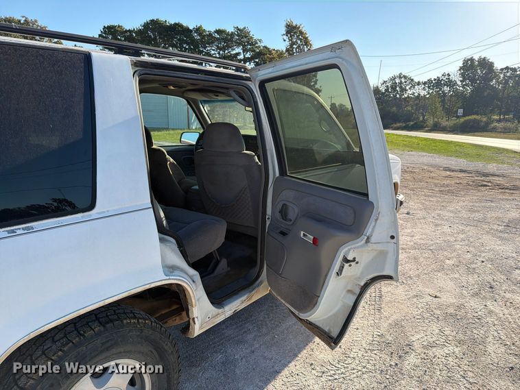 image for item FN2685 1998 Chevrolet Tahoe SUV