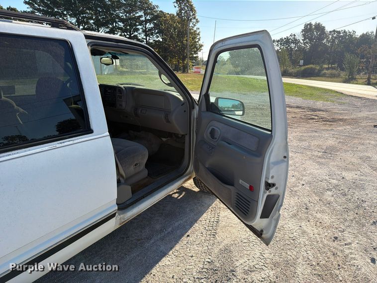 image for item FN2685 1998 Chevrolet Tahoe SUV