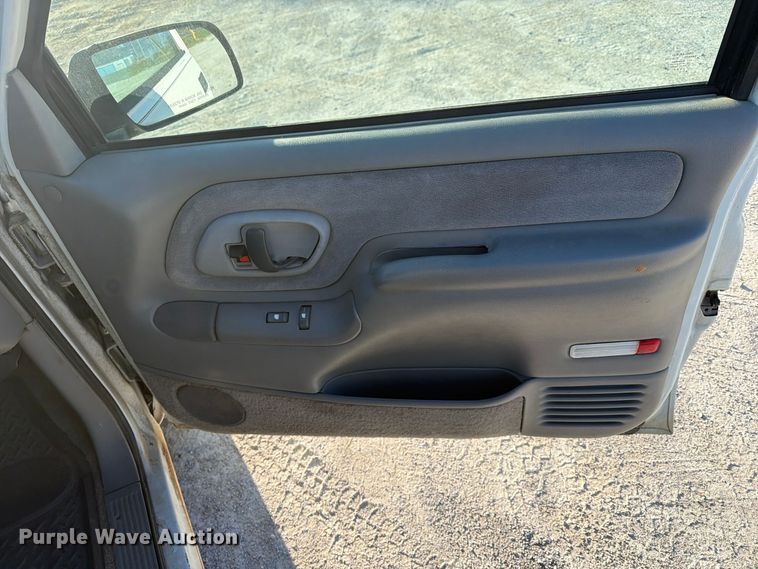 image for item FN2685 1998 Chevrolet Tahoe SUV