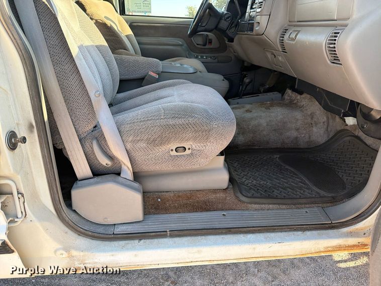 image for item FN2685 1998 Chevrolet Tahoe SUV