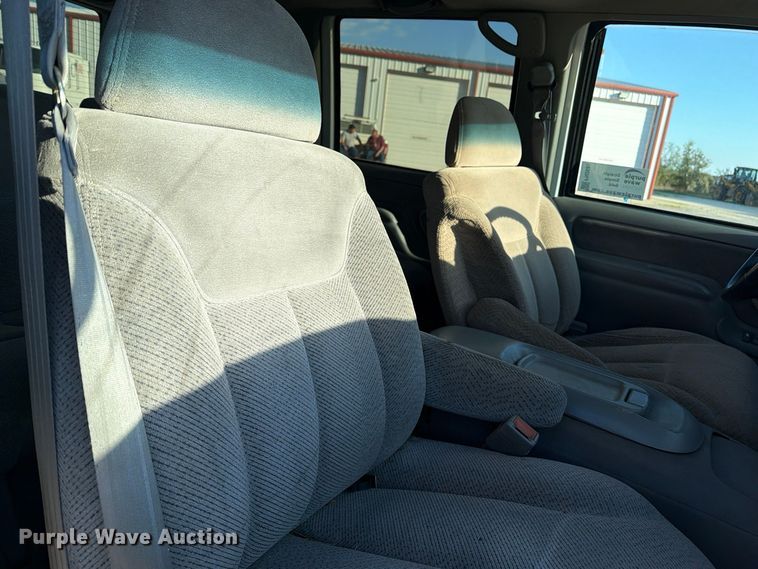image for item FN2685 1998 Chevrolet Tahoe SUV