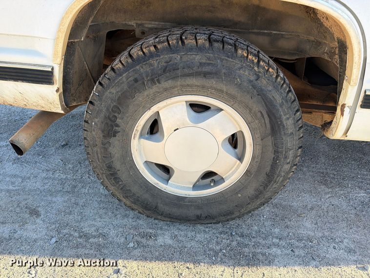 image for item FN2685 1998 Chevrolet Tahoe SUV