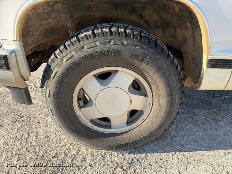 image for item FN2685 1998 Chevrolet Tahoe SUV