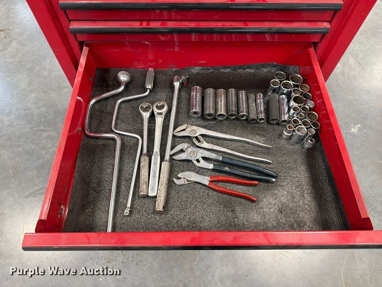 image for item FP3204 2003 Matco Tools MB3315RB tool box