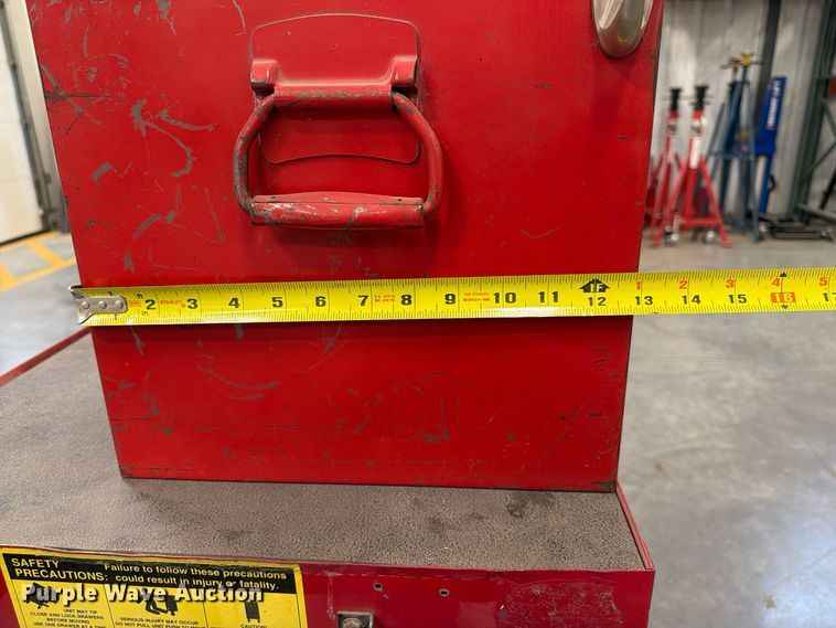 image for item FP3204 2003 Matco Tools MB3315RB tool box