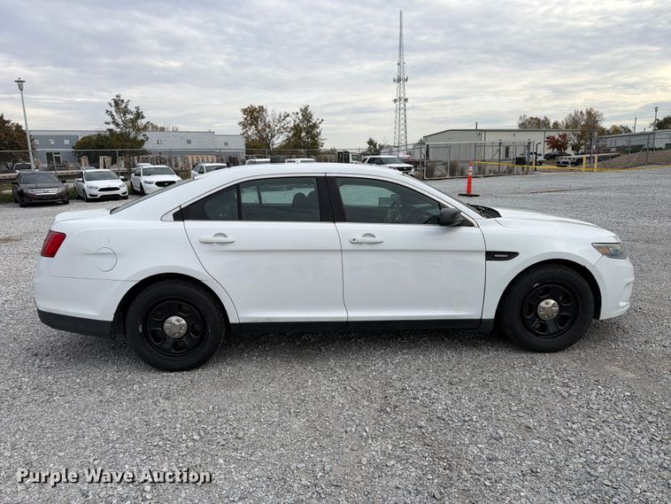 image for item FP3206 2017 Ford Taurus Police Interceptor 