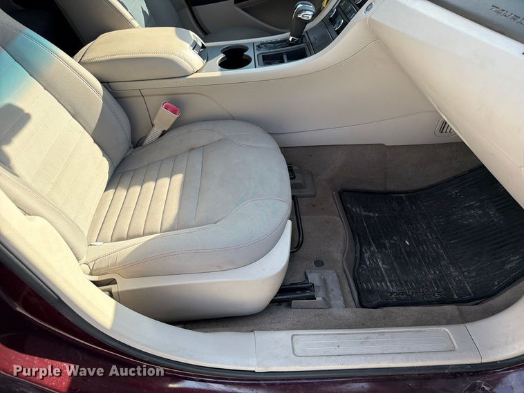 image for item FP3213 2011 Ford Taurus 