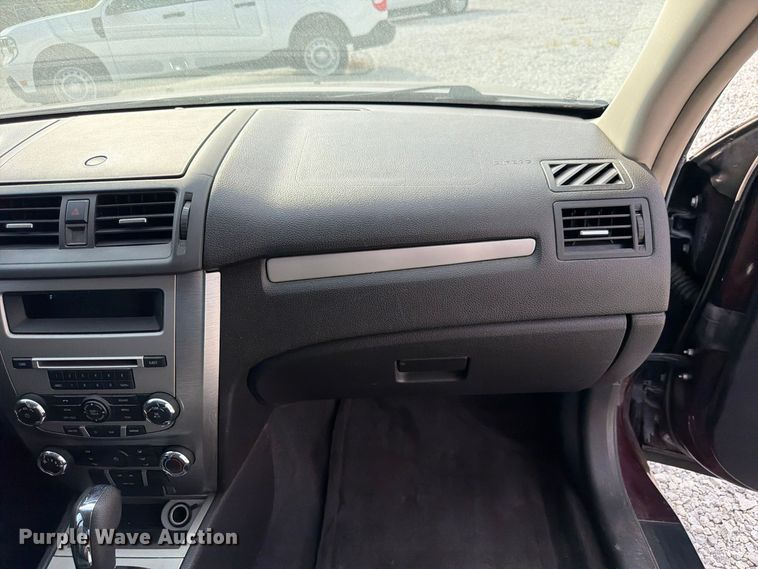 image for item FP3216 2011 Ford Fusion SE 