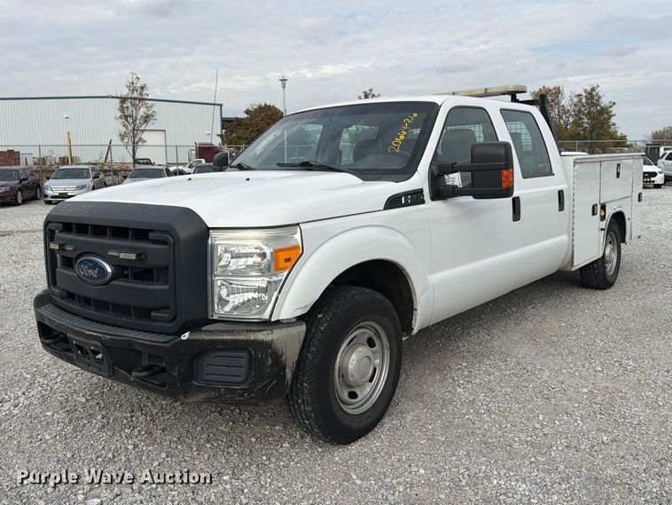 image for item FP3218 2015 Ford F250 Super Duty Crew Cab utility bed pickup truck