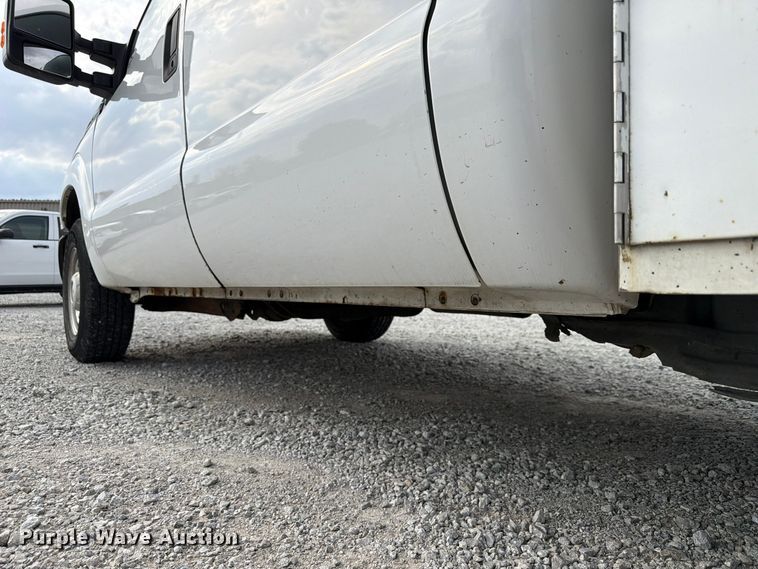 image for item FP3218 2015 Ford F250 Super Duty Crew Cab utility bed pickup truck