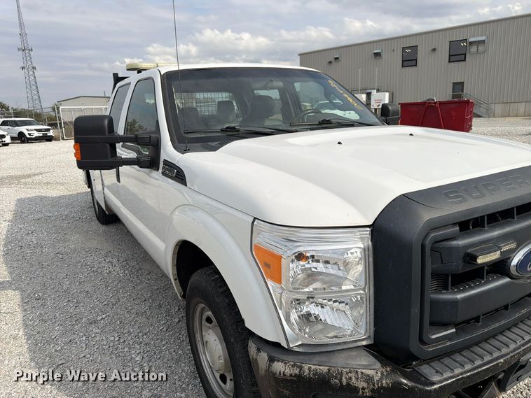 image for item FP3218 2015 Ford F250 Super Duty Crew Cab utility bed pickup truck