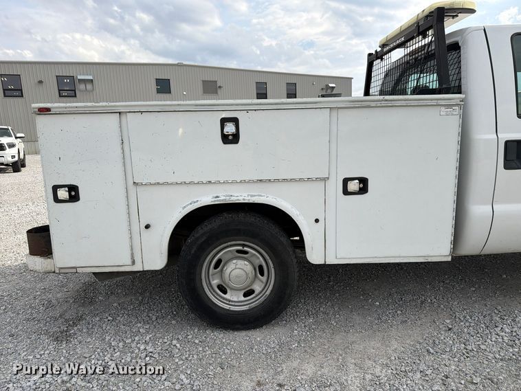 image for item FP3218 2015 Ford F250 Super Duty Crew Cab utility bed pickup truck