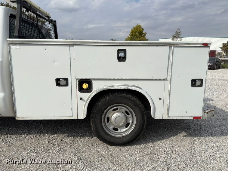 image for item FP3218 2015 Ford F250 Super Duty Crew Cab utility bed pickup truck