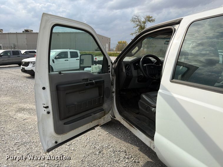 image for item FP3218 2015 Ford F250 Super Duty Crew Cab utility bed pickup truck