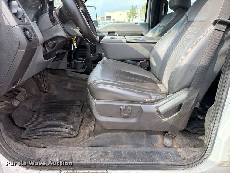 image for item FP3218 2015 Ford F250 Super Duty Crew Cab utility bed pickup truck