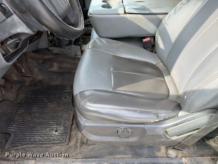 image for item FP3218 2015 Ford F250 Super Duty Crew Cab utility bed pickup truck