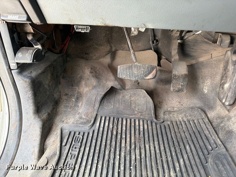 image for item FP3218 2015 Ford F250 Super Duty Crew Cab utility bed pickup truck