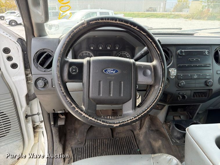 image for item FP3218 2015 Ford F250 Super Duty Crew Cab utility bed pickup truck