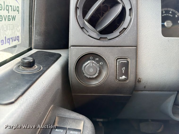 image for item FP3218 2015 Ford F250 Super Duty Crew Cab utility bed pickup truck