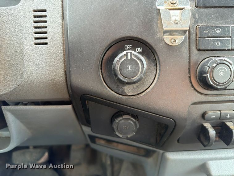 image for item FP3218 2015 Ford F250 Super Duty Crew Cab utility bed pickup truck