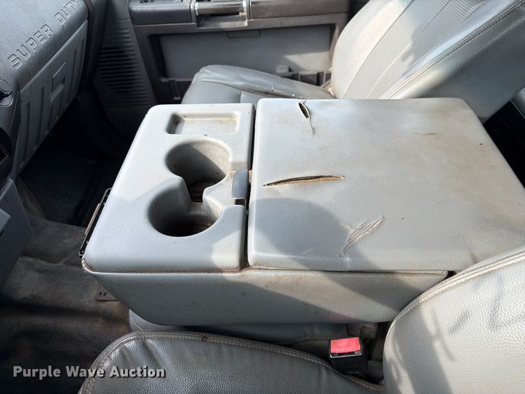 image for item FP3218 2015 Ford F250 Super Duty Crew Cab utility bed pickup truck