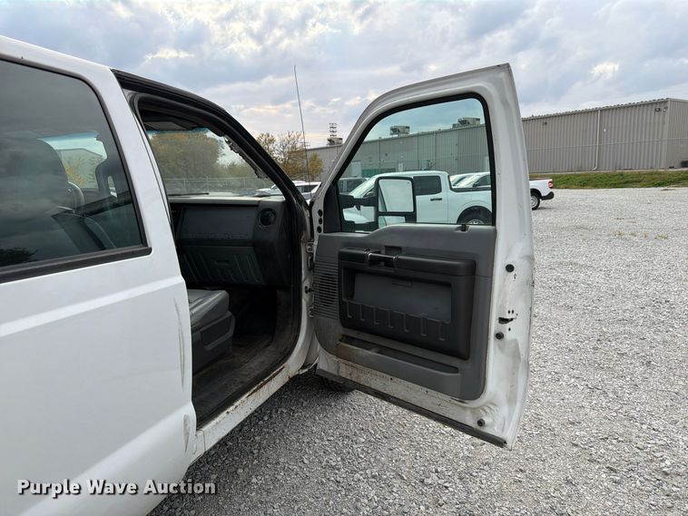 image for item FP3218 2015 Ford F250 Super Duty Crew Cab utility bed pickup truck