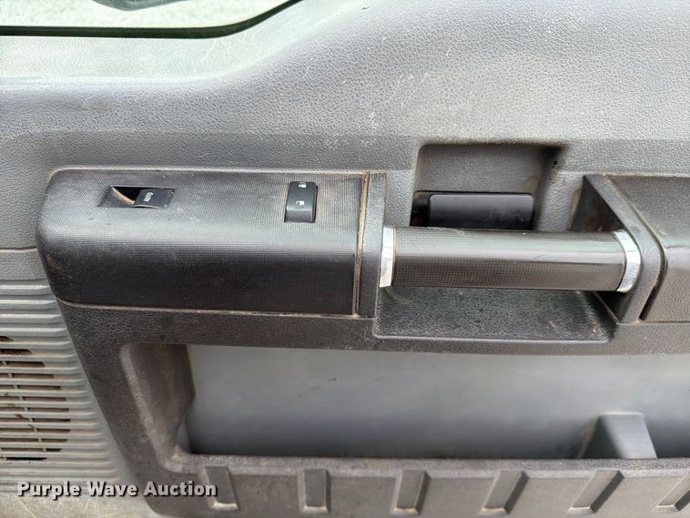 image for item FP3218 2015 Ford F250 Super Duty Crew Cab utility bed pickup truck