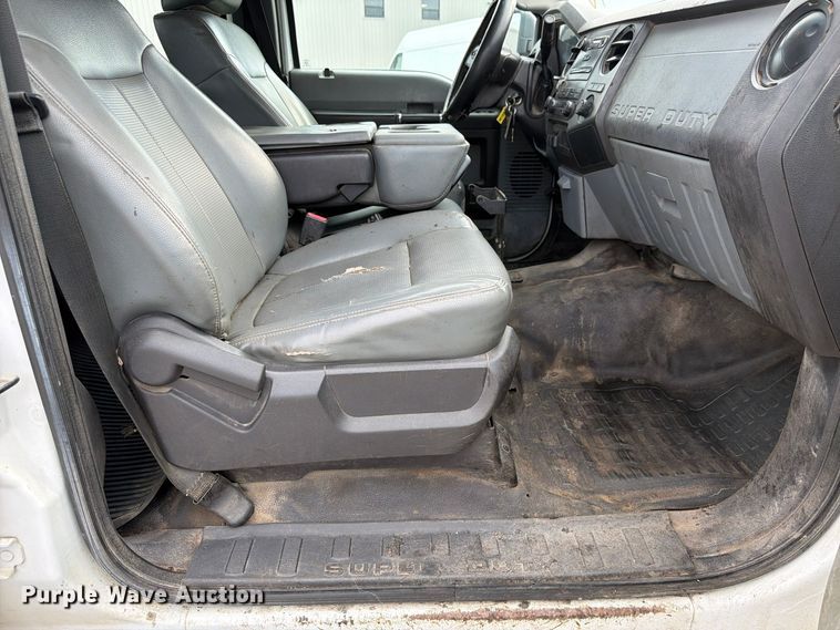 image for item FP3218 2015 Ford F250 Super Duty Crew Cab utility bed pickup truck
