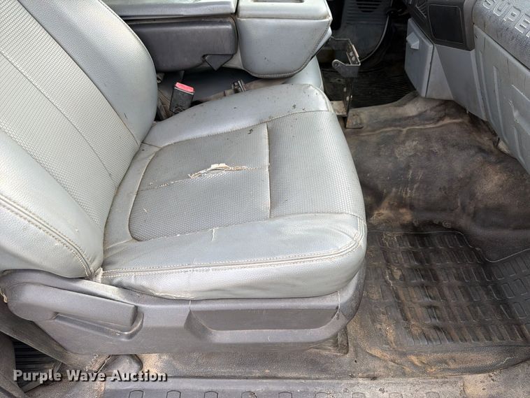 image for item FP3218 2015 Ford F250 Super Duty Crew Cab utility bed pickup truck