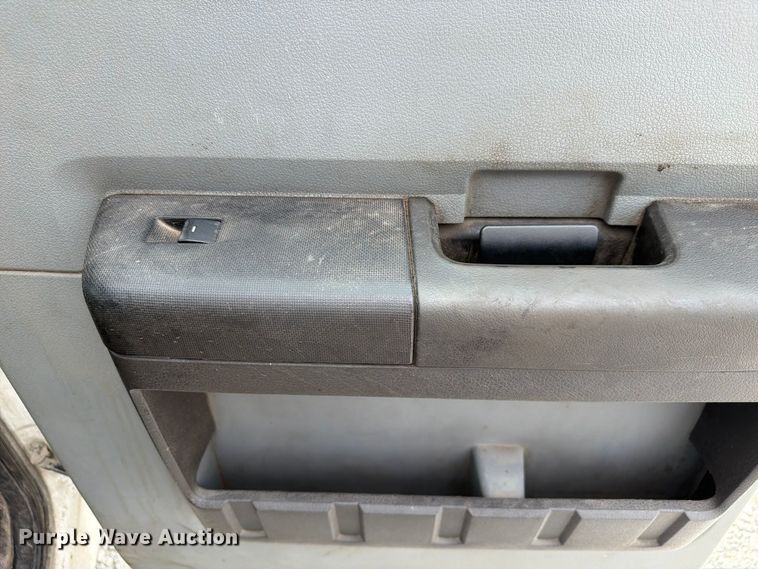 image for item FP3218 2015 Ford F250 Super Duty Crew Cab utility bed pickup truck