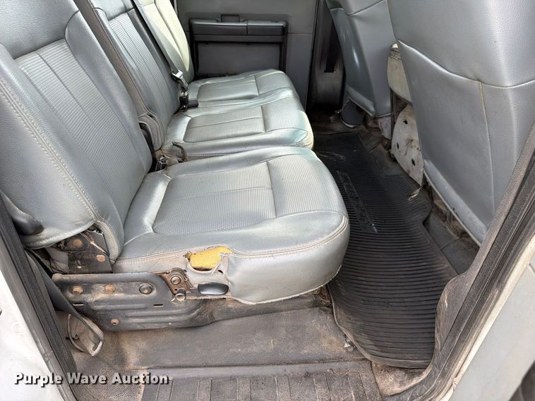 image for item FP3218 2015 Ford F250 Super Duty Crew Cab utility bed pickup truck