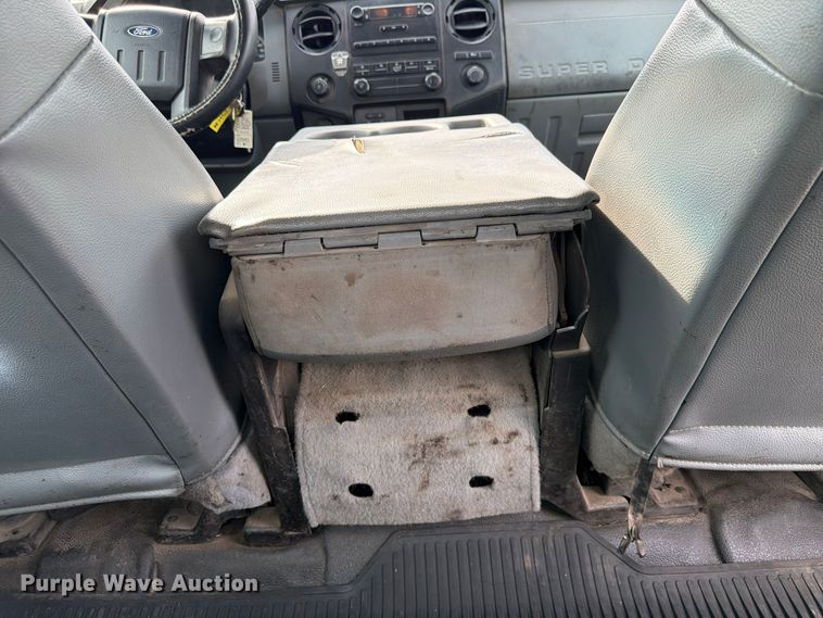 image for item FP3218 2015 Ford F250 Super Duty Crew Cab utility bed pickup truck