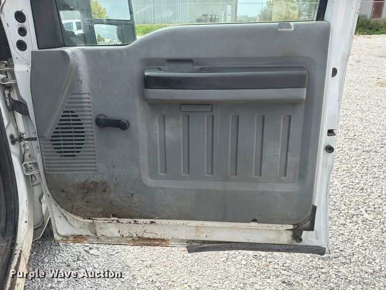 image for item FP3219 2015 Ford F250 Super Duty Ext. Cab utility bed pickup truck