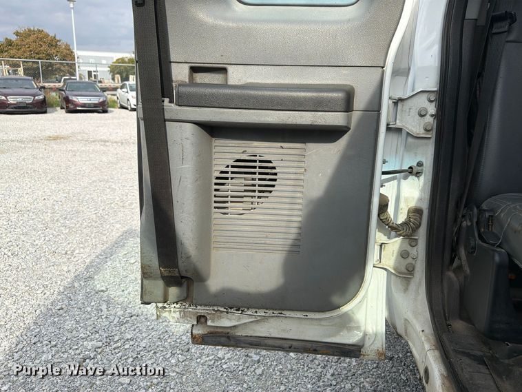 image for item FP3219 2015 Ford F250 Super Duty Ext. Cab utility bed pickup truck