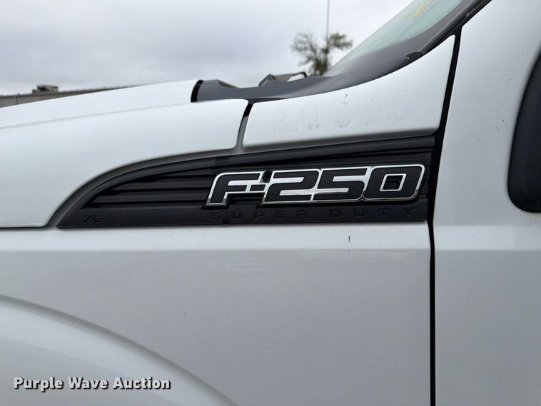 image for item FP3220 2015 Ford F250 Super Duty utility bed pickup truck
