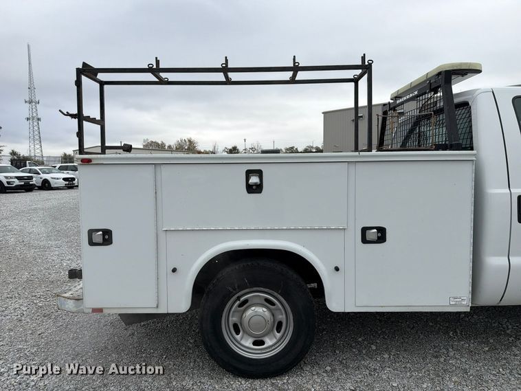 image for item FP3220 2015 Ford F250 Super Duty utility bed pickup truck