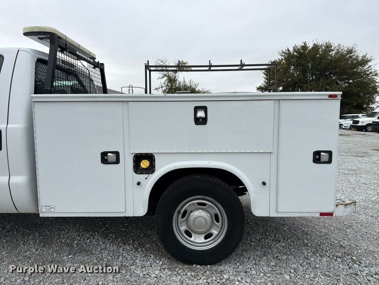 image for item FP3220 2015 Ford F250 Super Duty utility bed pickup truck