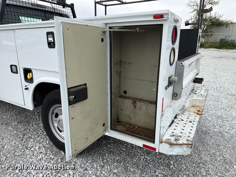 image for item FP3220 2015 Ford F250 Super Duty utility bed pickup truck