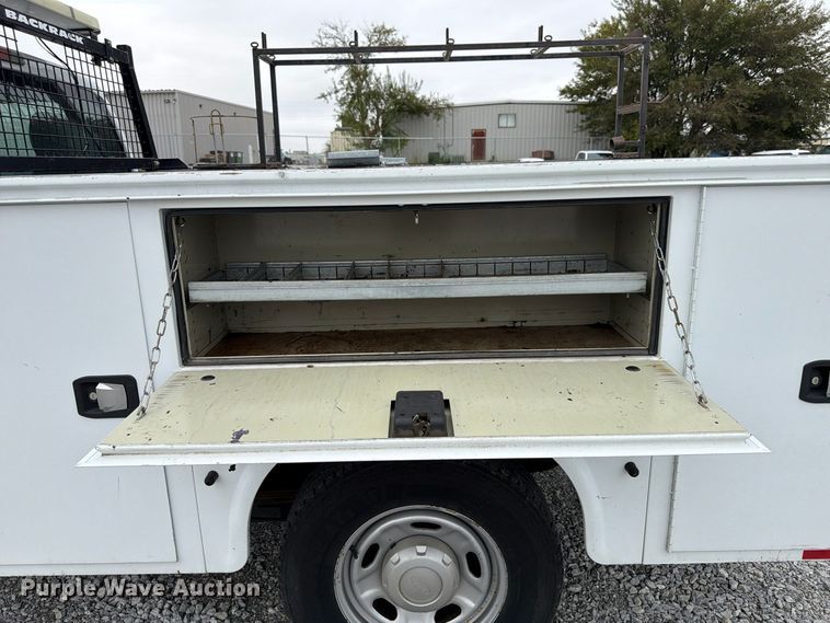 image for item FP3220 2015 Ford F250 Super Duty utility bed pickup truck
