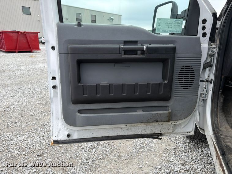 image for item FP3220 2015 Ford F250 Super Duty utility bed pickup truck