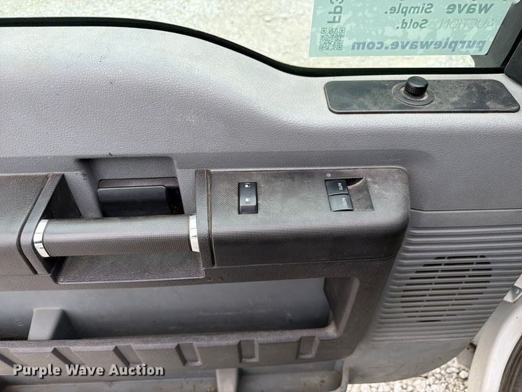 image for item FP3220 2015 Ford F250 Super Duty utility bed pickup truck