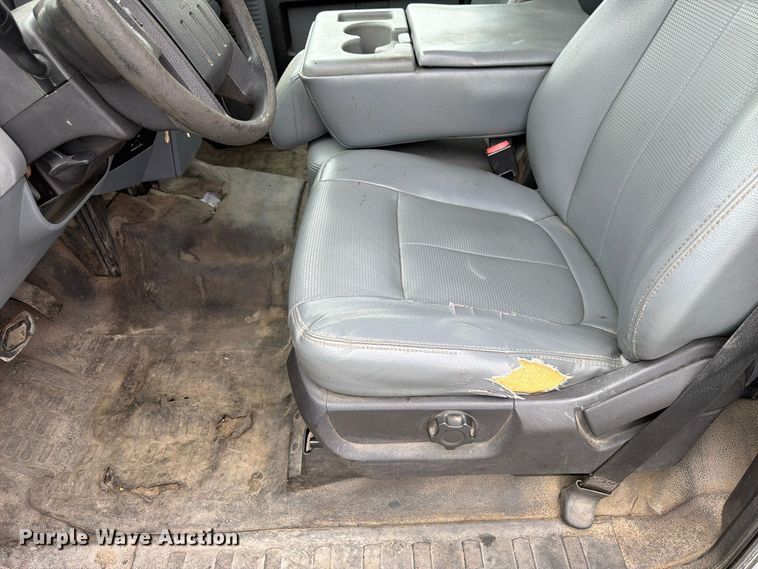 image for item FP3220 2015 Ford F250 Super Duty utility bed pickup truck