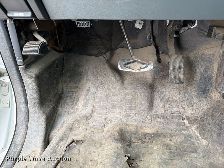 image for item FP3220 2015 Ford F250 Super Duty utility bed pickup truck