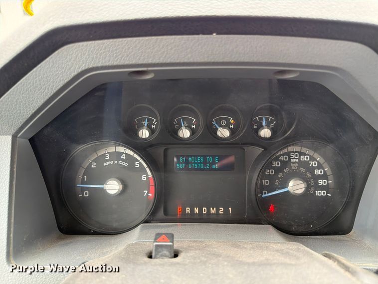 image for item FP3220 2015 Ford F250 Super Duty utility bed pickup truck