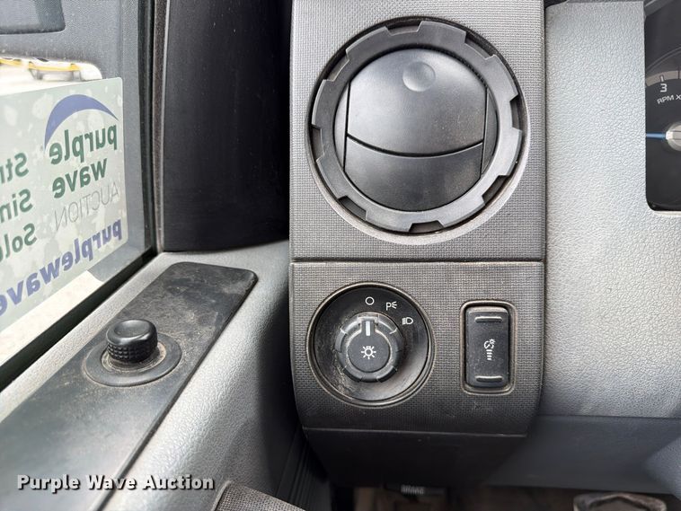image for item FP3220 2015 Ford F250 Super Duty utility bed pickup truck