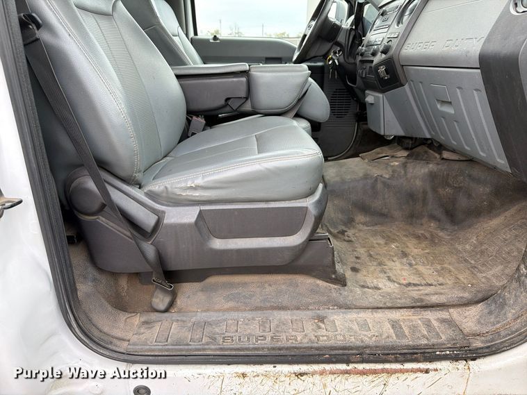 image for item FP3220 2015 Ford F250 Super Duty utility bed pickup truck