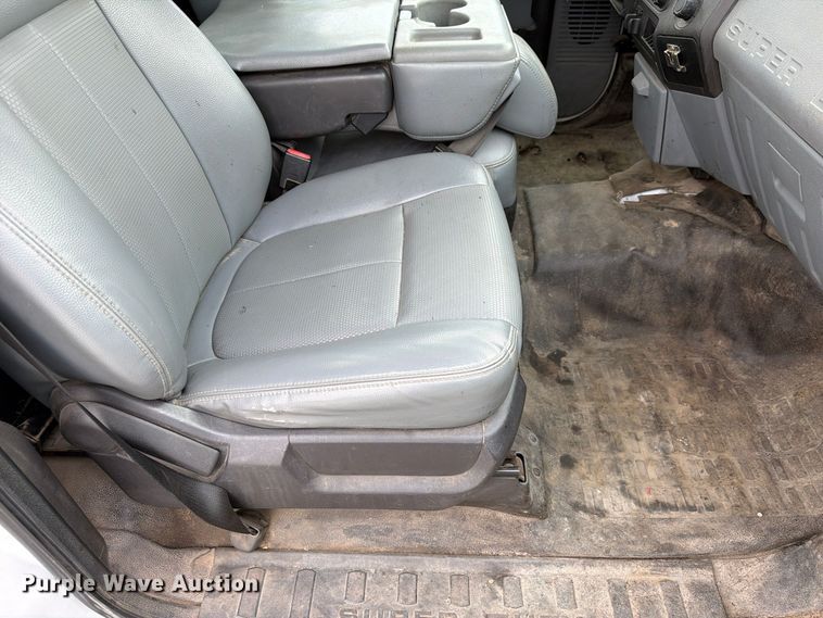 image for item FP3220 2015 Ford F250 Super Duty utility bed pickup truck