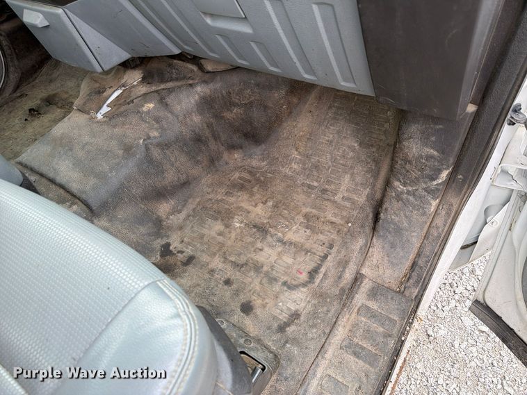 image for item FP3220 2015 Ford F250 Super Duty utility bed pickup truck